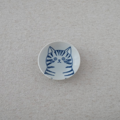 Cat with personality sauce dish, made in Japan. Dora who has strips and big eyes.