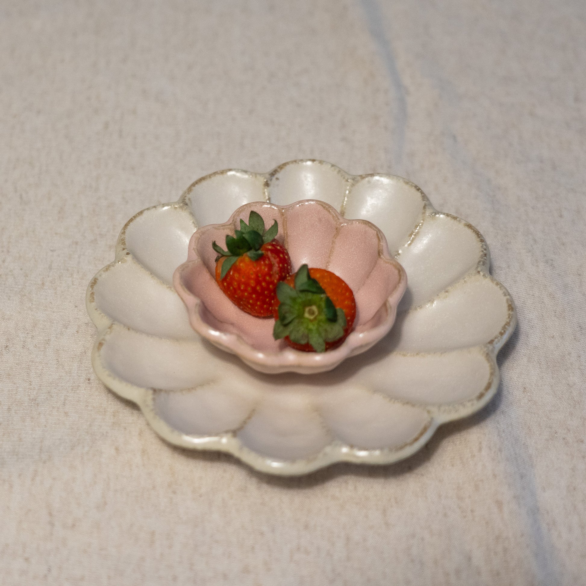 Elegant handcrafted pink dessert plate made in Japan - Decorated with strawberry.