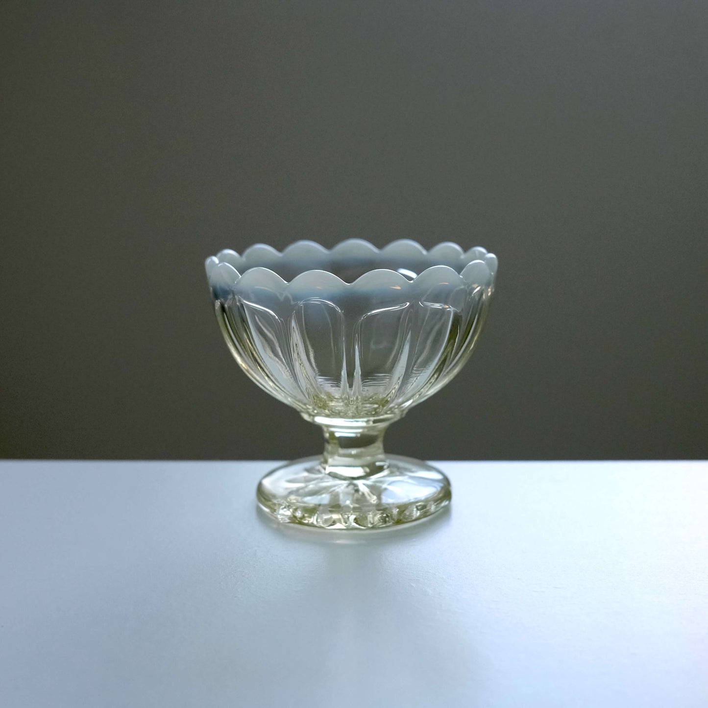 Hiroto Glass - 雪の花 Yellow Bowl Side View
