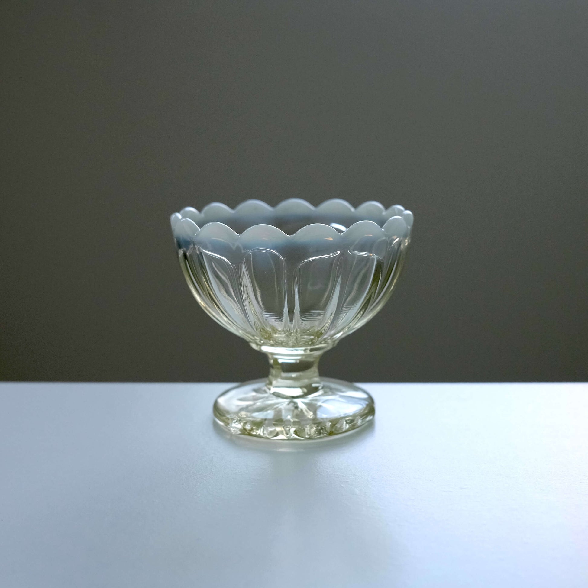 Hiroto Glass - 雪の花 Yellow Bowl Side View